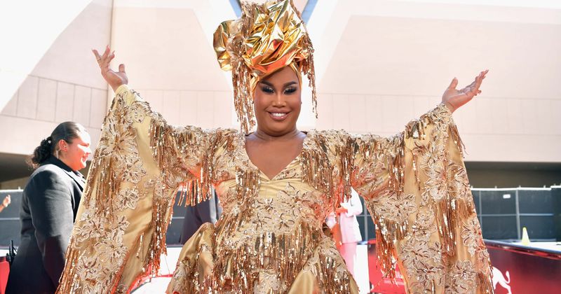 Patrick Starr quips about his celebrity fans Heidi Klum and Tyra Banks on BBMA Red Carpet