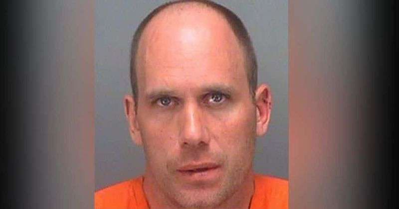 Florida man who suspected girlfriend of cheating pours ketchup on her while she slept, gets arrested
