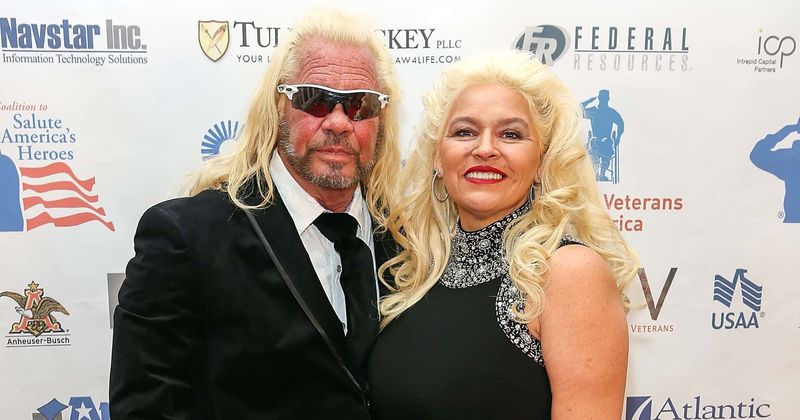 Dog The Bounty Hunter gives wife Beth Chapman a traditional Hawaiian send-off with a paddle out into the ocean
