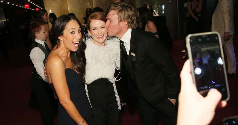 Fixer Upper writer apologizes to Chip and Joanna Gaines after claiming they don't put family first