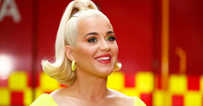 Katy Perry calls boyfriend Orlando Bloom an 'exhibitionist' during an interview