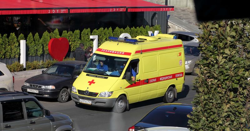 Couple falls from ninth floor while having sex, woman dies while man limps back naked to continue partying