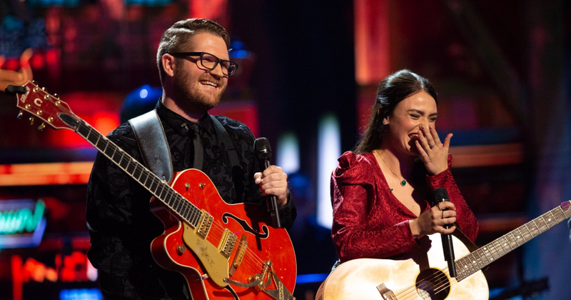 'Real Country': Duo who fell in love on their job wow judges Shania Twain and Travis Tritt with their voices