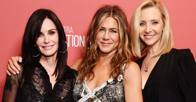 Courteney Cox praises Jennifer Aniston after she takes home two SAG-AFTRA 'Artists Inspiration' awards: 'She inspires me every day!'