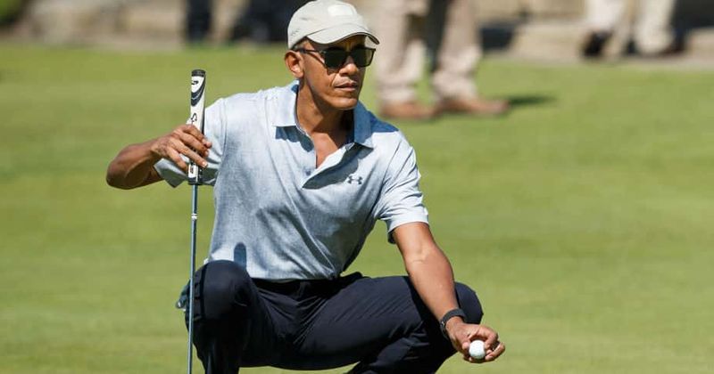 Barack Obama was spotted golfing in Hawaii while Trump was being impeached