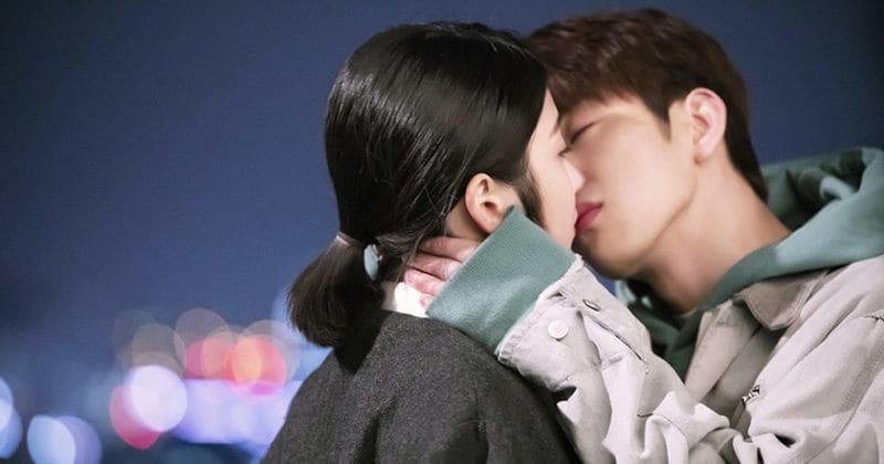 'He is Psychometric' week 4 sees Lee Ahn do a read on Jae-in by planting a kiss on her