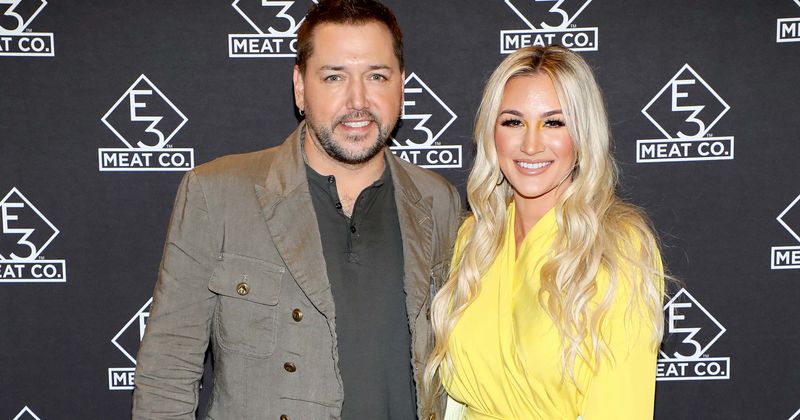 Jason Aldean's wife Brittany flaunts hot bod in bikini after shedding 17 pounds following birth of baby girl
