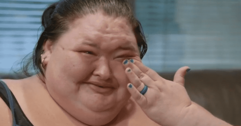 '1000-Lb Sisters': Amy breaks down after getting approval for weight loss surgery but it's bad news for Tammy