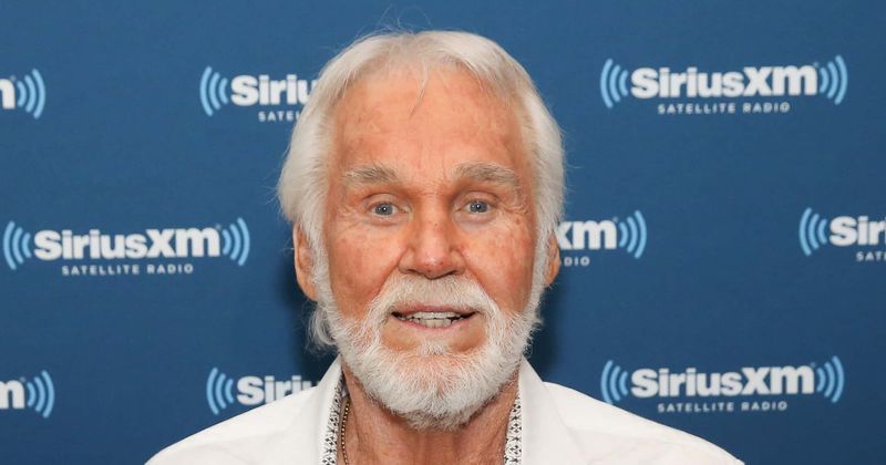 Kenny Rogers: Richard Marx, Piers Morgan and other celebrities pay tribute to legendary country musician