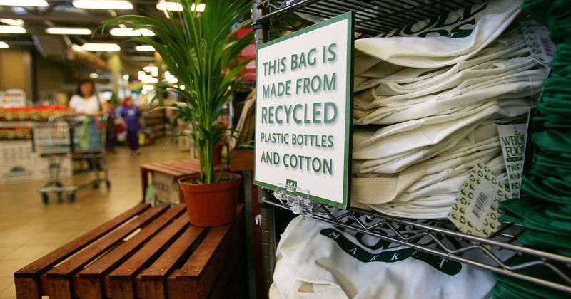 Single-use plastic bags make comeback after reusable bags are linked to coronavirus infection
