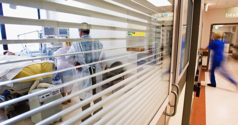 Cancer survivor forced to say goodbye to her six kids with walkie-talkie moments before succumbing to coronavirus