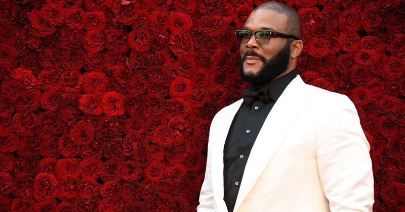 Tyler Perry tips out-of-work servers at his favorite Atlanta restaurant $21K while picking up order to-go