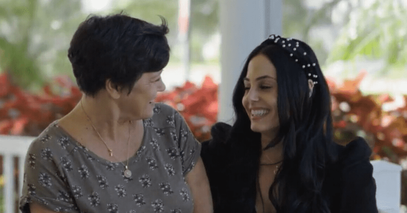 'sMothered': Sarah decides to get a baby monitor for Laurie, viewers think Sarah needs a 'therapist' instead