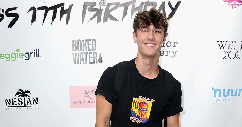 TikToker Bryce Hall hosts rager crammed with 100 maskless guests and strippers, Internet calls it 'disgusting'
