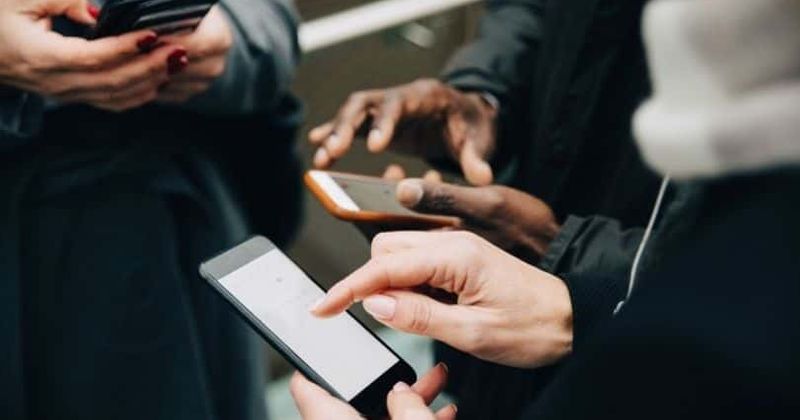 'The Social Dilemma': Here are 5 tips from experts that you must follow to avoid social media manipulation