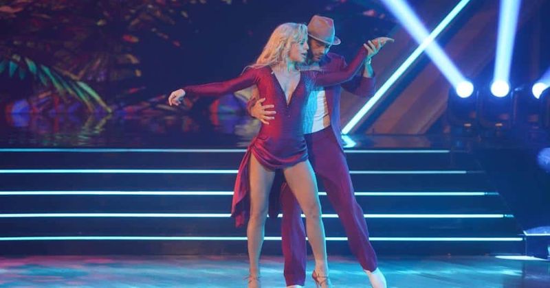 'Dancing With the Stars': Jesse Metcalfe's 'subpar and mediocre' dancing draws flak, fans say 'he needs to go'