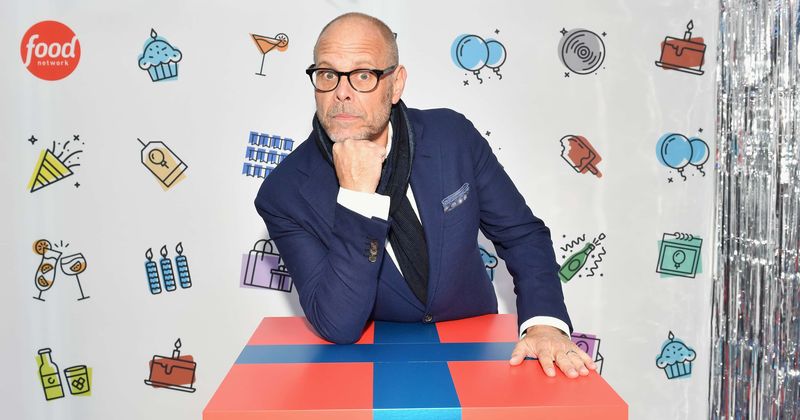 Is Alton Brown OK? TV host goes on pre-election drinking frenzy, tickled Internet says 'drunk Alton is the best'