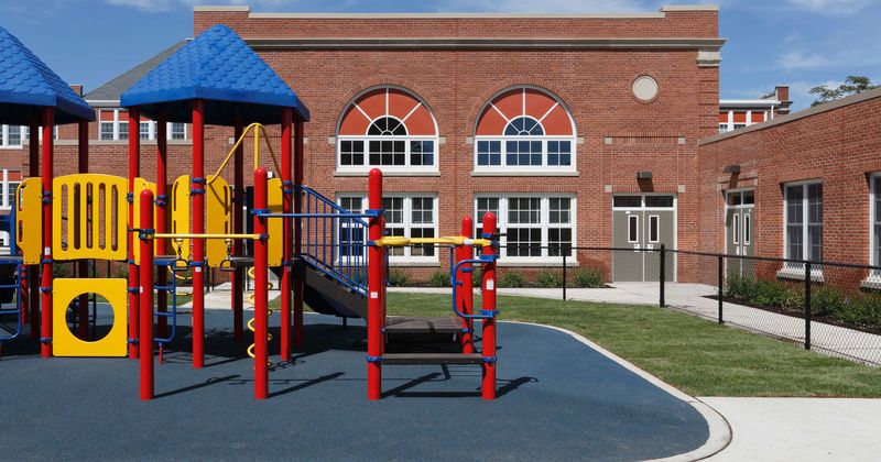 NY school asks parents to reflect on their 'whiteness' in survey, Internet says 'White people getting spooked'