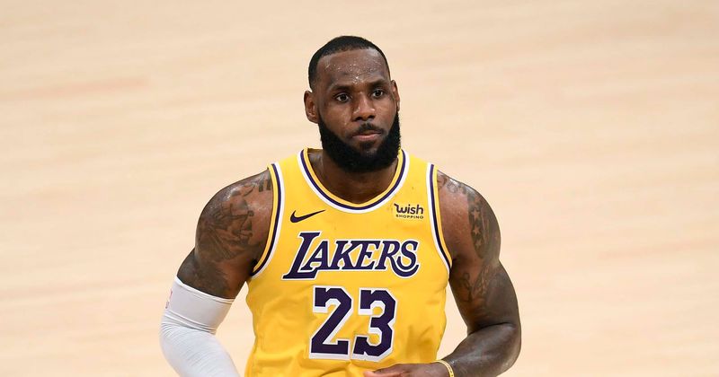 Video of cop mocking LeBron James for his 'YOU'RE NEXT' tweet after Ma'Khia Bryant shooting goes viral