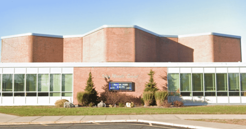 Moms for Liberty: Islip School isolates 6 students for not wearing masks, parent calls cops