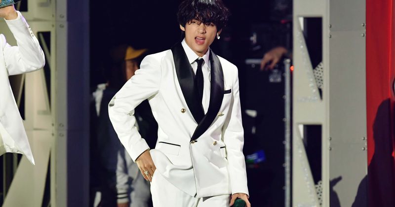 'Lovely Jubbly' trends worldwide as BTS' V posts cute message, fans say he's lovelier