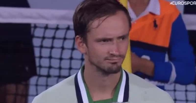 Daniil Medvedev rolls eyes, mouths 'boring' at Australian Open trophy ceremony