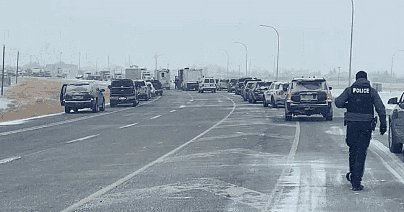 Freedom Convoy: Viral video shows Coutts border crossing blocked by angry truckers
