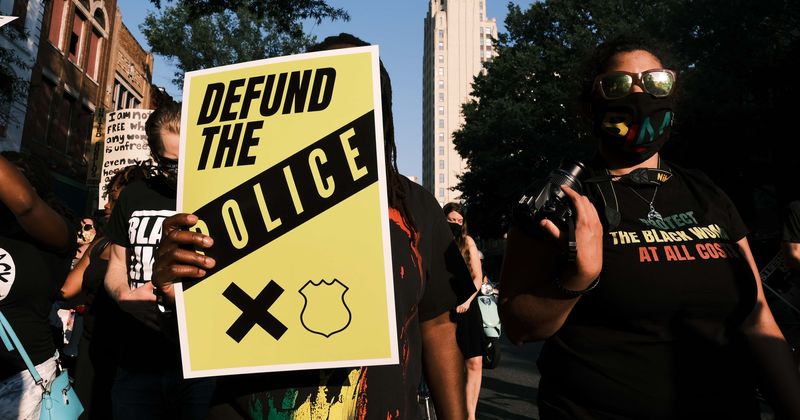 KILLING LIKE IT'S 1995! US gun deaths reached 25-year high amid 'defund the police' protests