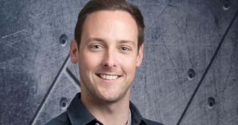 Who is Thomas Heayel? School teacher banned from classroom for posing in underwear and offering sex online