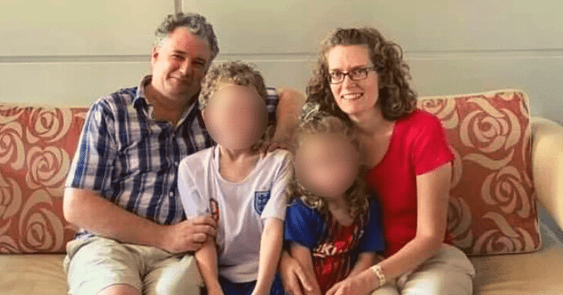 Helen Rhodes: Mother dies on flight in front of husband and children who sat with her body for 8 hrs