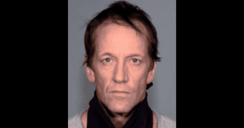 Hero mom fights off pedophile who broke into 12-yr-old daughter's bedroom in middle of the night