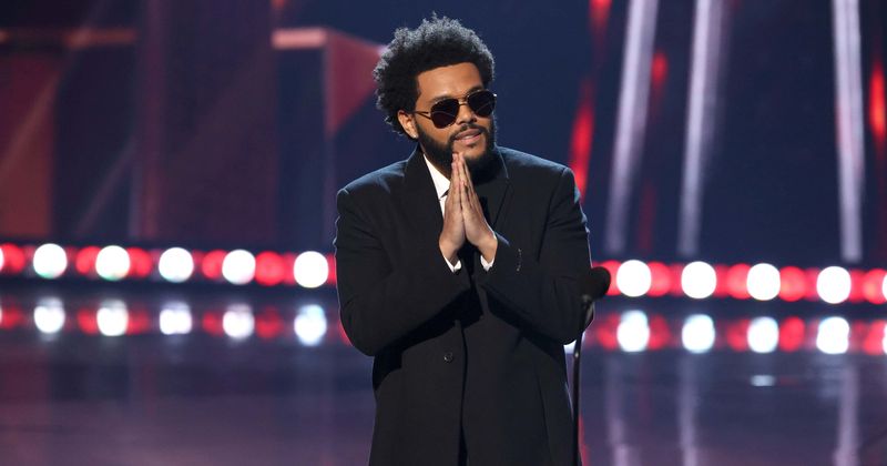‘This is killing me’: The Weeknd loses his voice mid-song during LA concert, cancels show and apologizes to fans
