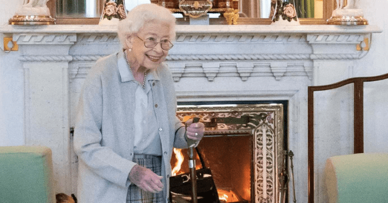 Doctors monitor Queen Elizabeth II's health as family rushes to Balmoral, and a nation braces for the worst