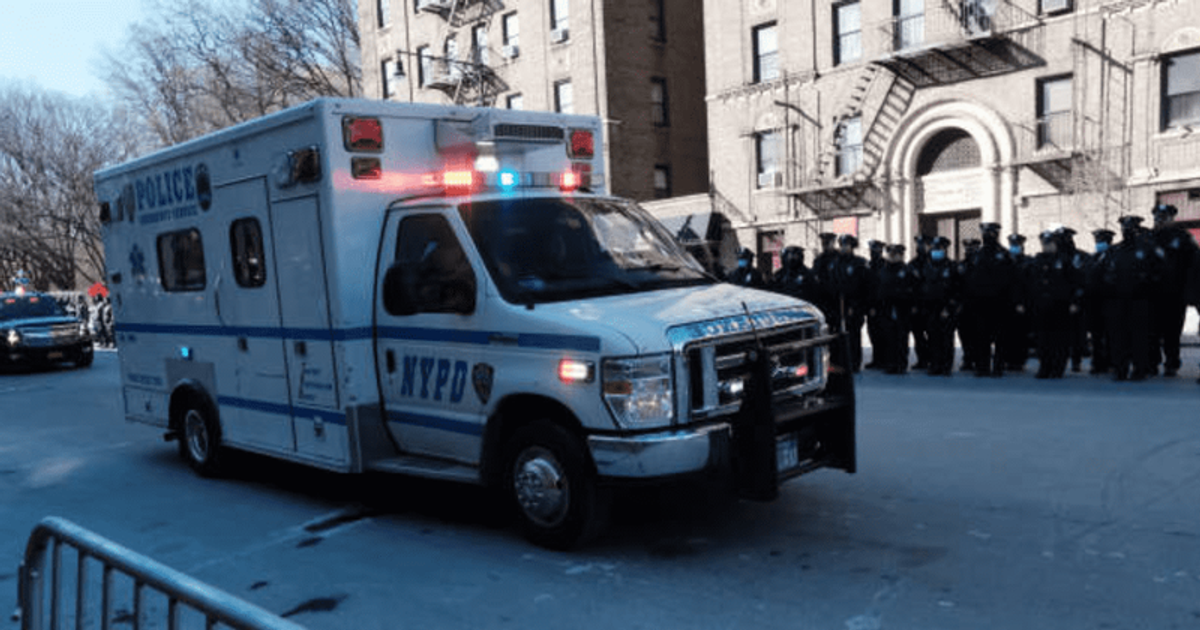Tourist, 17, attacked by random man in front of parents in NYC before passersby rescue him