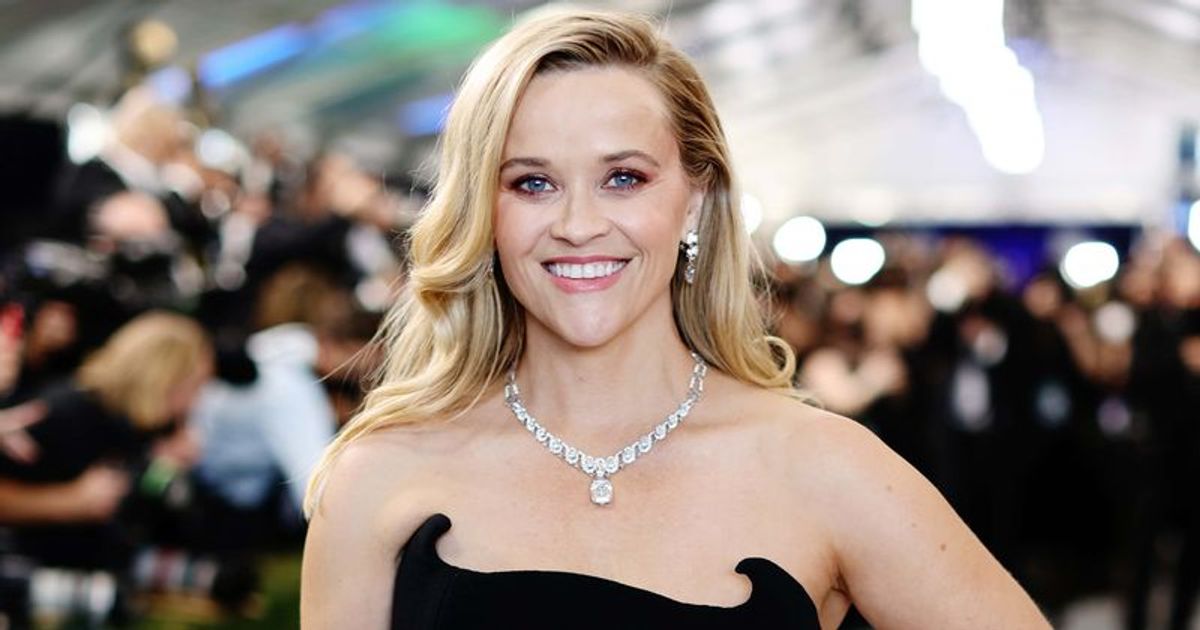 'You've come so far: Internet awestruck as Reese Witherspoon shares throwback pic of her first photoshoot at 14