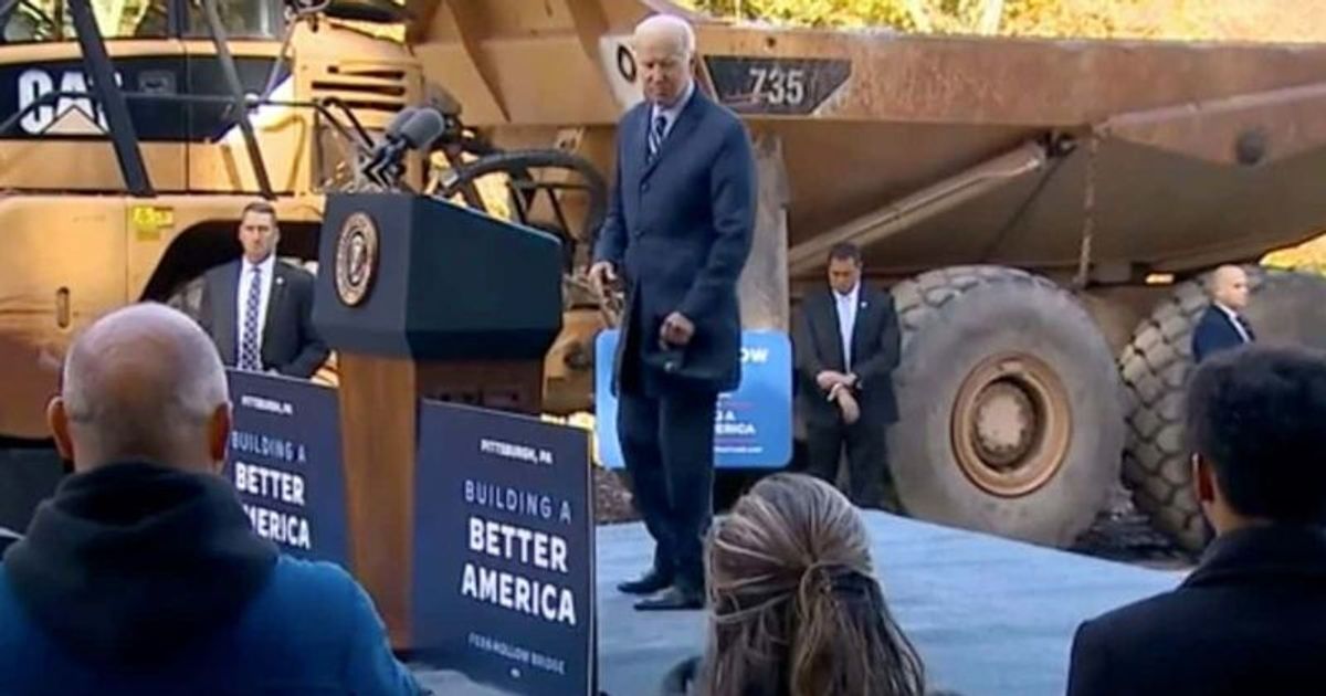 Confused Biden seems lost while exiting stage, Internet says 'keep him away from the red button!'
