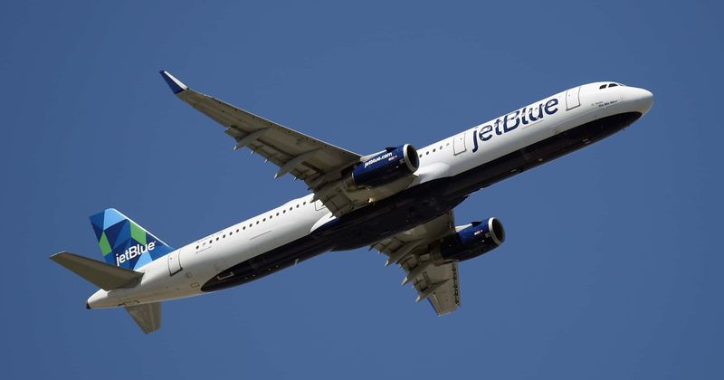 Drunk Utah man charged after assaulting woman with razor blade on JetBlue flight