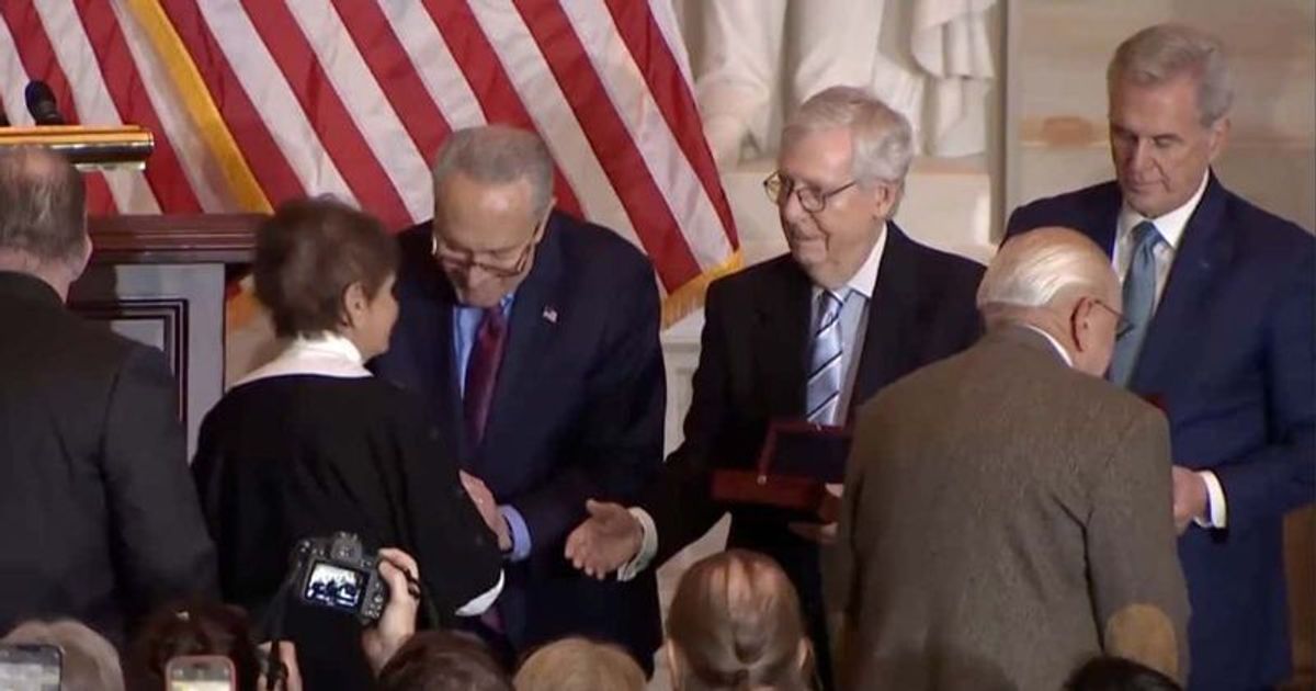 Internet reacts as Jan 6 cops snub Mitch McConnell and Kevin McCarthy at Congressional Gold Medal ceremony