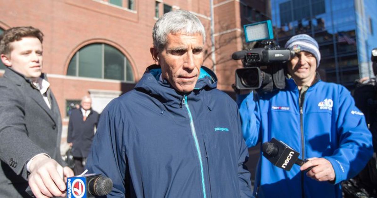 Rick Singer: Mastermind behind Varsity Blues college admissions scandal gets 3.5 years in prison