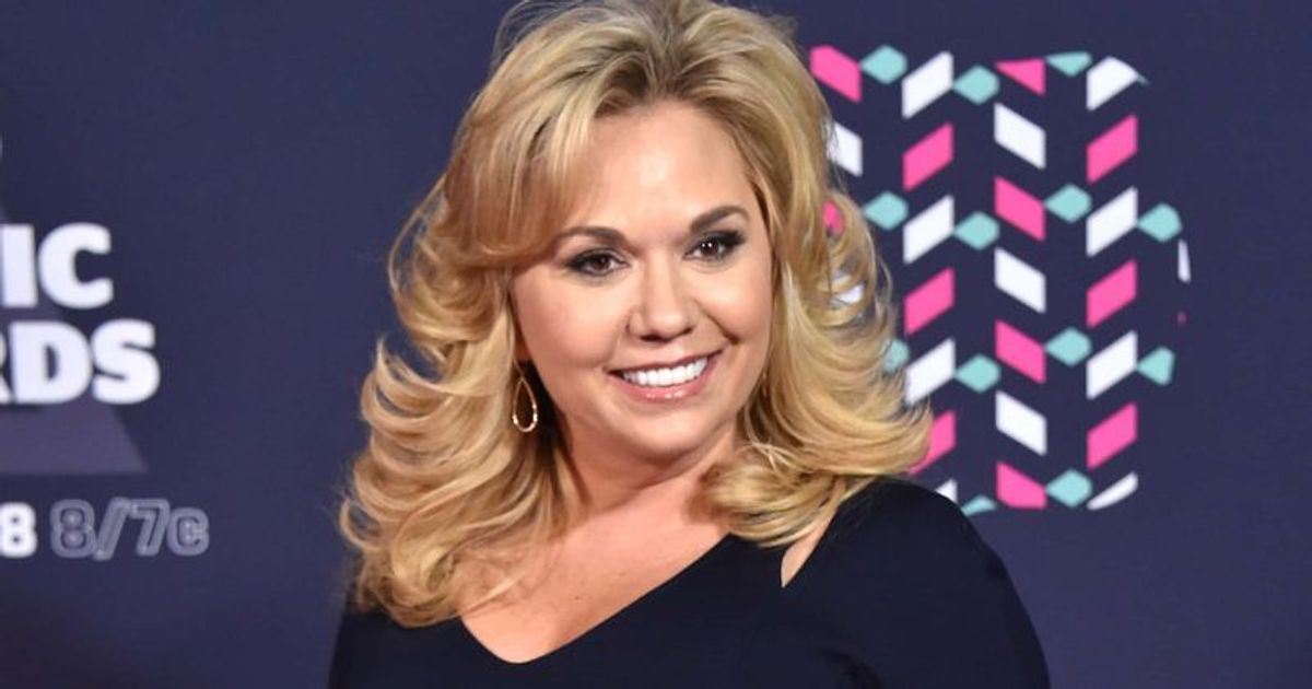 Julie Chrisley has to wake up at 6 am and clean up her prison cell as meal rotation depends on it