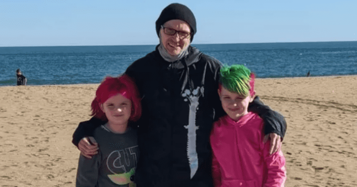 Jon Dowler: Cops say dad who 'loved his girls' opened car's hatch before he drowned saving his daughters