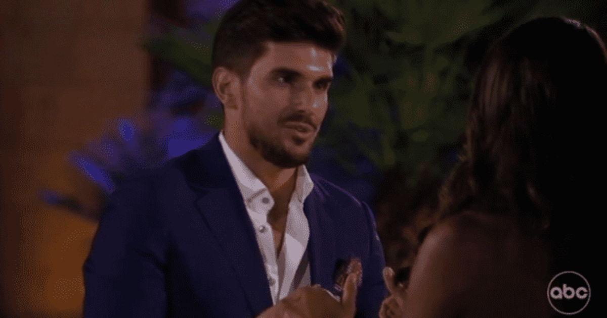 'The Bachelorette' Season 18 Fans troll Ryan Fox over playbook(02)