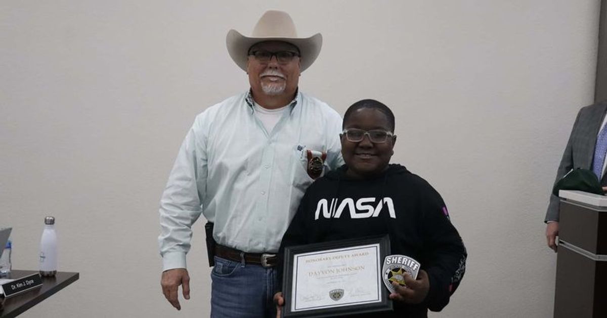 Davyon Johnson Oklahoma student, 11, honored for saving two people on(00)