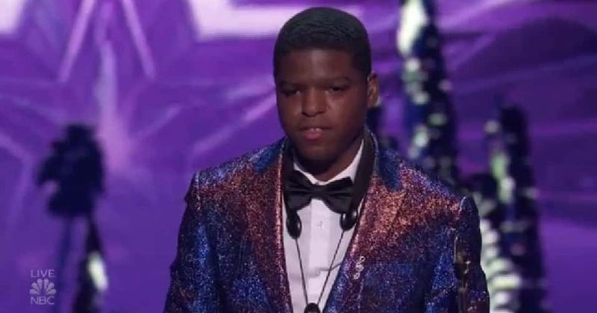 'AGT' Season 17 Live Show Simon labels Avery Dixon a 'superstar(02)