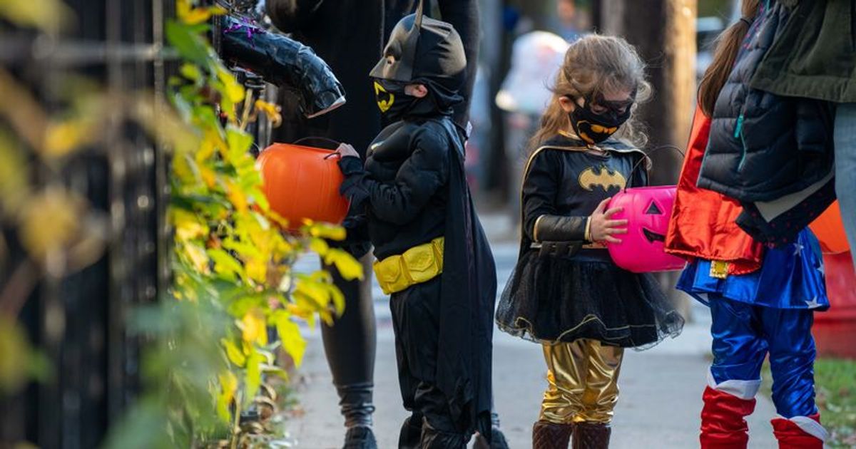 ‘That’s really twisted’ Portland parents shocked as razor blades found