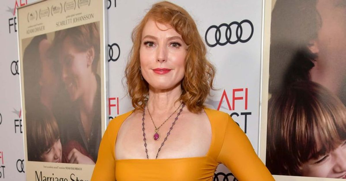 Alicia Witt hoped not to lose hair amid cancer battle 'so it could be(00)