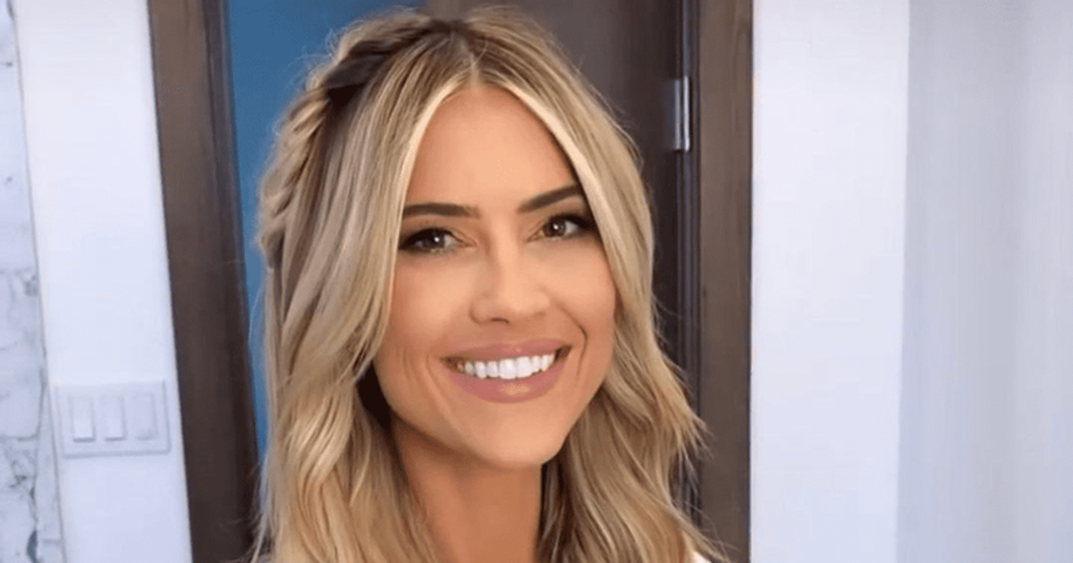 Christina Hall's 500 entry fee for 'wealthbuilding' live virtual