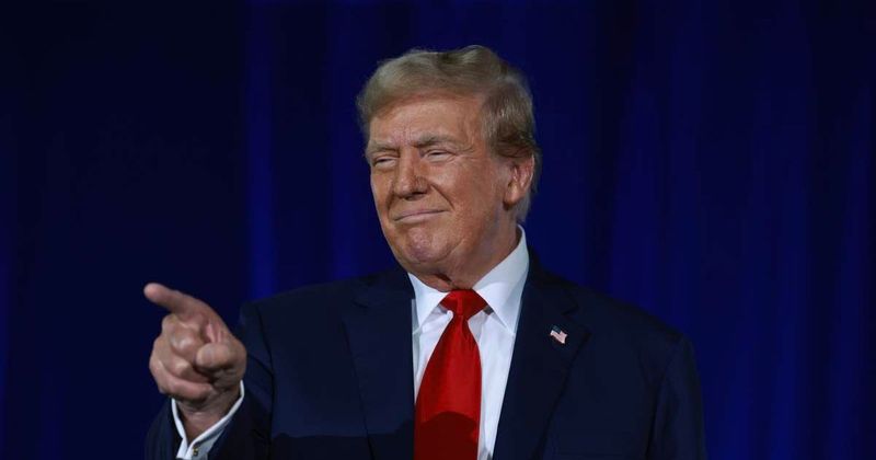 Trump Wants Votes: Asks Everyone To Write on Their Receipts, “Vote for Trump for No Tax on Tips”