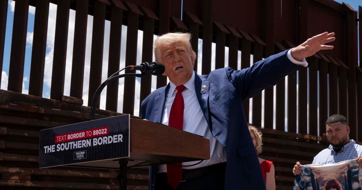 Sheriff Says Trump ‘Stands Next to Officers’ for Photos But Never Helps, Netizens Have Strong Feelings